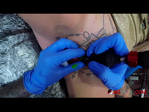 ❤️ La bomba Sully Savage, molt tatuada, es va tatuar al clítoris ❤❌ Porno fb al ca.bsglass.ru